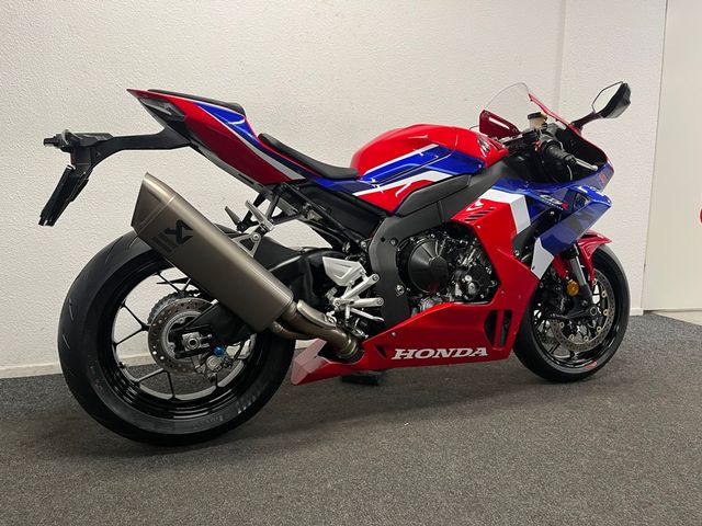 honda - cbr-1000-rr-r-fireblade