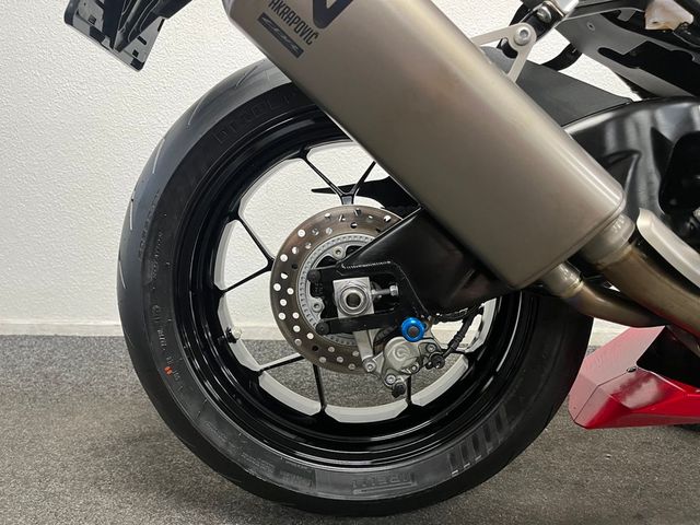 honda - cbr-1000-rr-r-fireblade