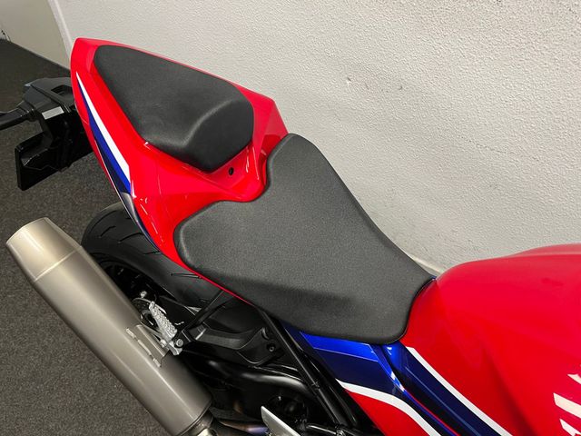 honda - cbr-1000-rr-r-fireblade