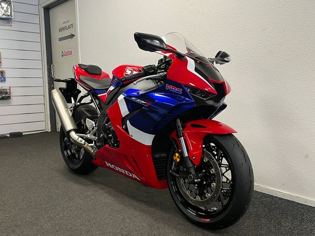 honda - cbr-1000-rr-r-fireblade