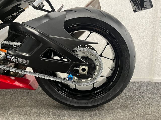 honda - cbr-1000-rr-r-fireblade