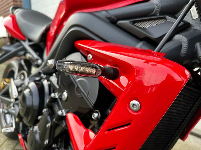 triumph - street-triple-r