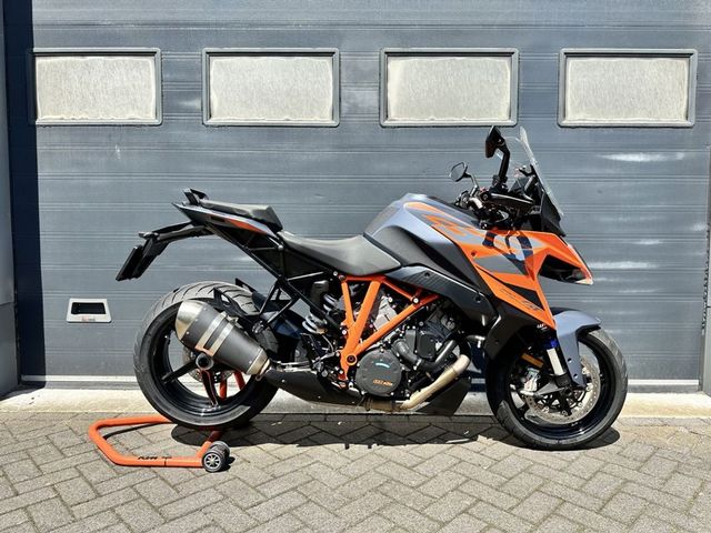 ktm - 1290-super-duke-gt