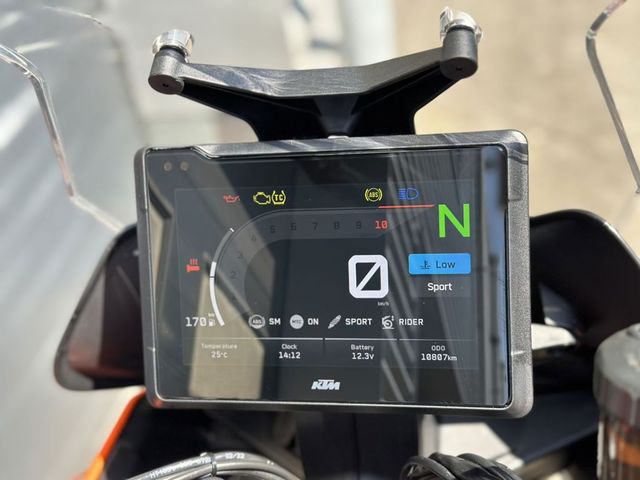 ktm - 1290-super-duke-gt