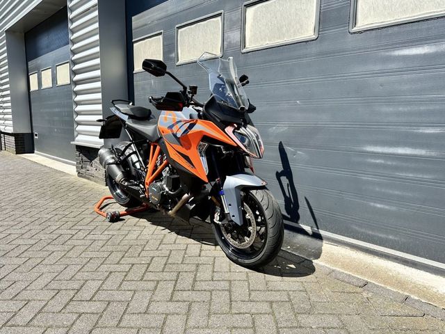 ktm - 1290-super-duke-gt