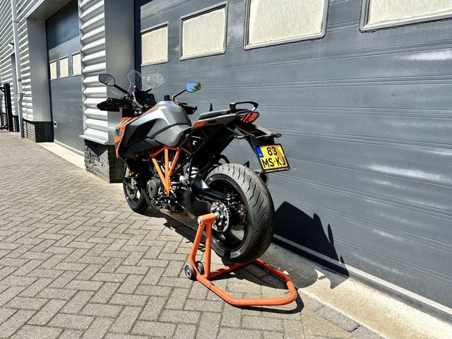 ktm - 1290-super-duke-gt