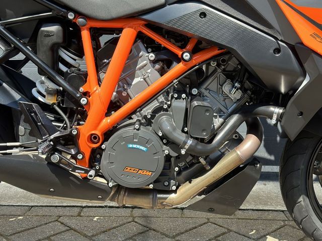 ktm - 1290-super-duke-gt
