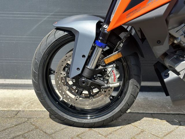 ktm - 1290-super-duke-gt
