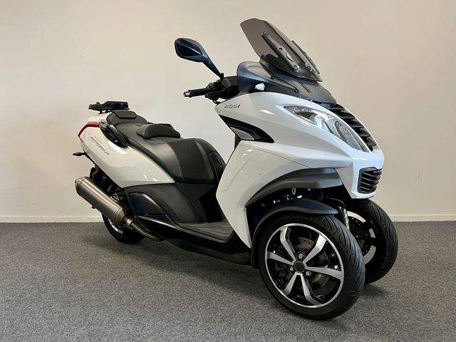 peugeot - metropolis-400