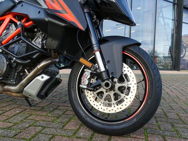 ktm - 1290-super-duke-gt