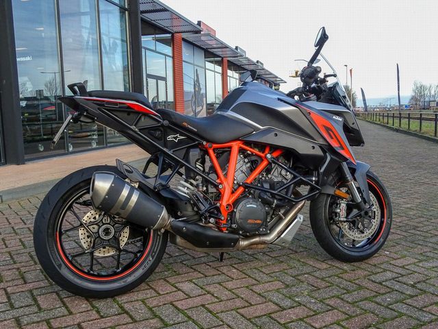 ktm - 1290-super-duke-gt