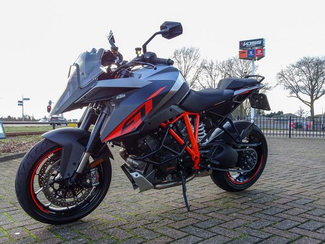 ktm - 1290-super-duke-gt