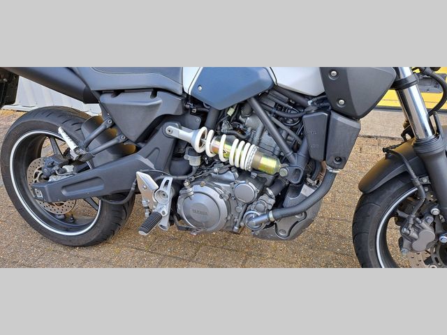 yamaha - mt-03