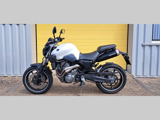 yamaha - mt-03