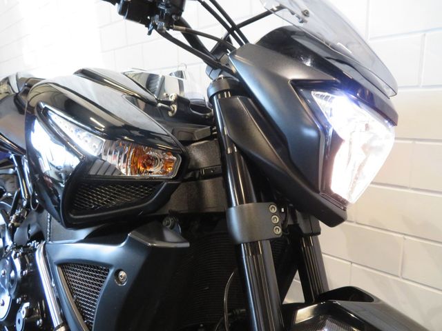 suzuki - b-king-1300