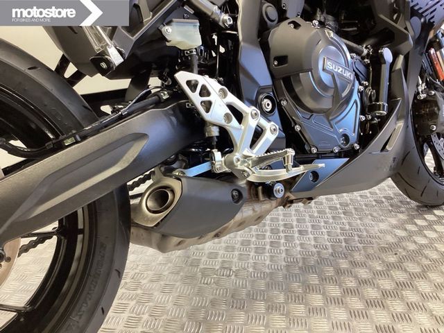suzuki - gsx-8r