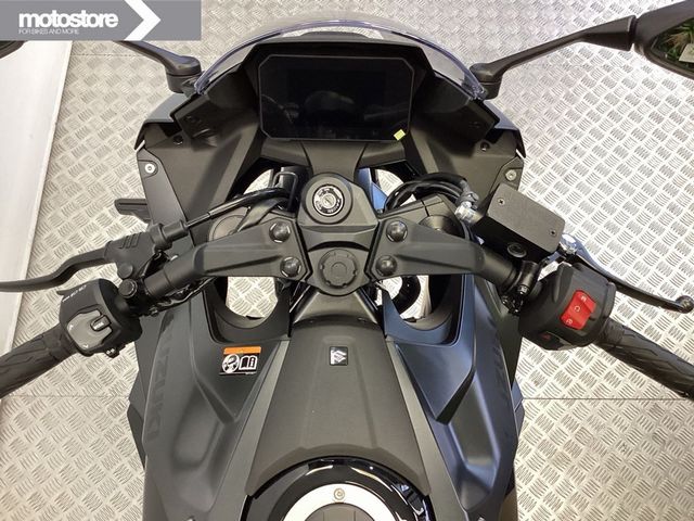 suzuki - gsx-8r