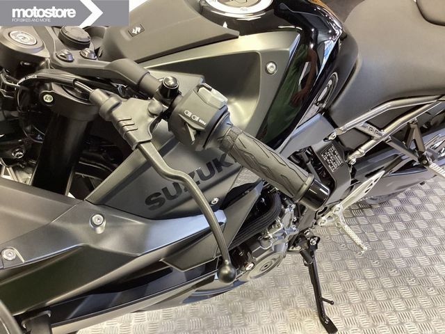 suzuki - gsx-8r