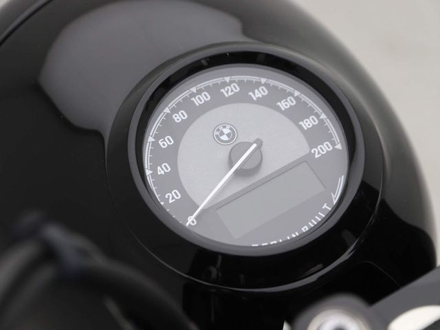 bmw - r-18