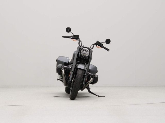 bmw - r-18