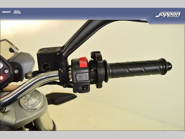 ducati - monster-696