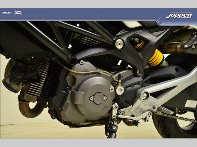 ducati - monster-696