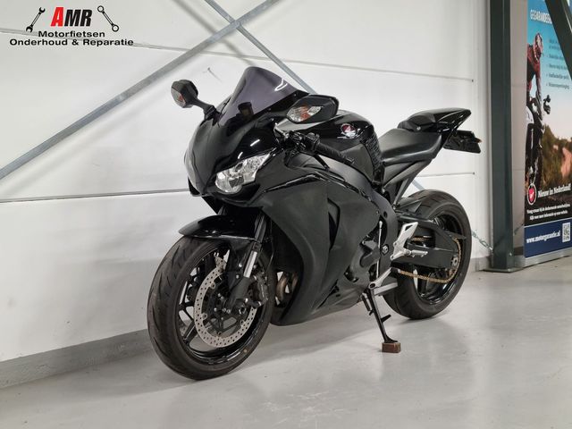 honda - cbr-1000-rr-fireblade