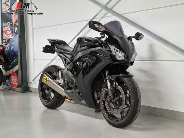 honda - cbr-1000-rr-fireblade