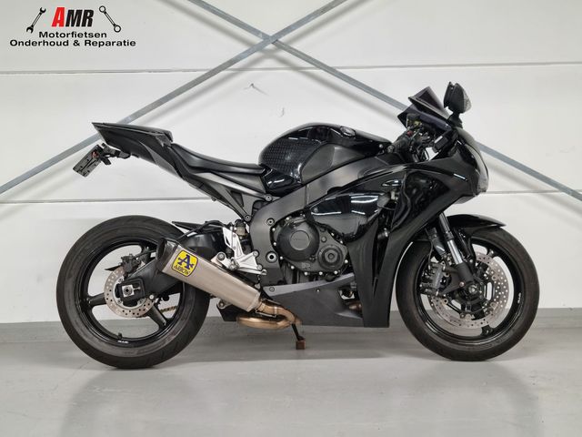 honda - cbr-1000-rr-fireblade