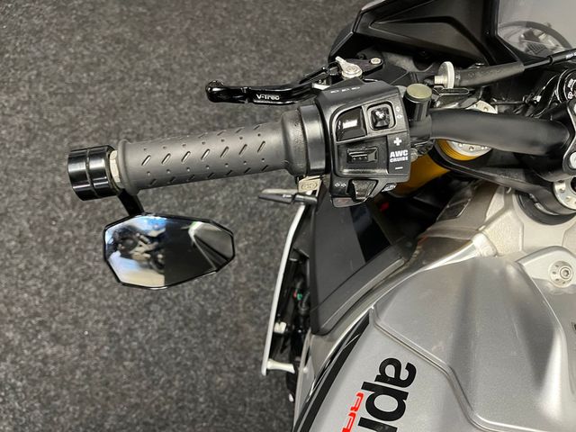 aprilia - tuono--v4-1100-factory