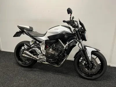 YAMAHA MT 07 ABS – foto 3