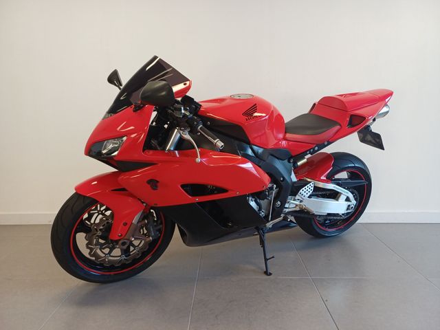 honda - cbr-1000-rr-fireblade