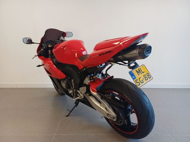 honda - cbr-1000-rr-fireblade