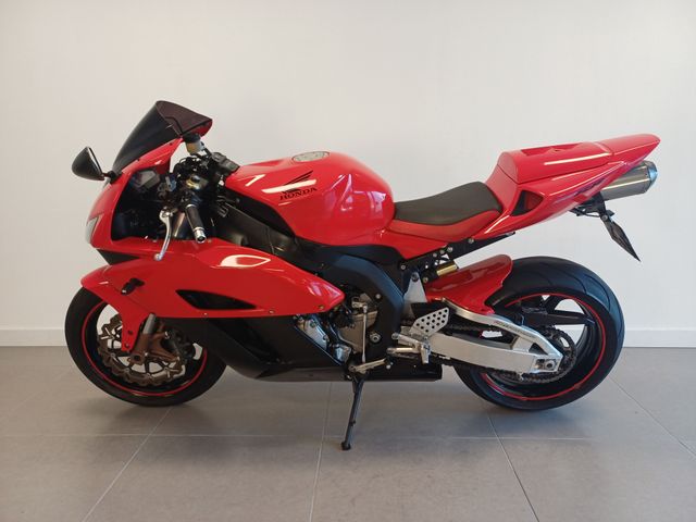 honda - cbr-1000-rr-fireblade