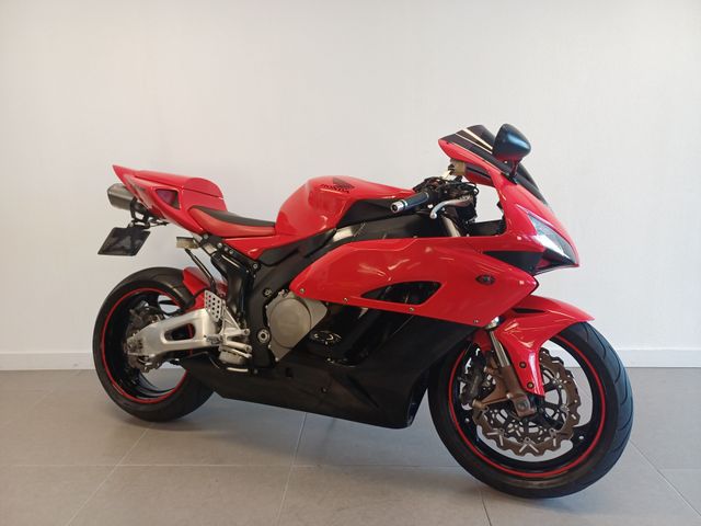 honda - cbr-1000-rr-fireblade