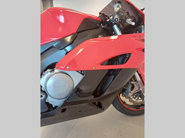 honda - cbr-1000-rr-fireblade