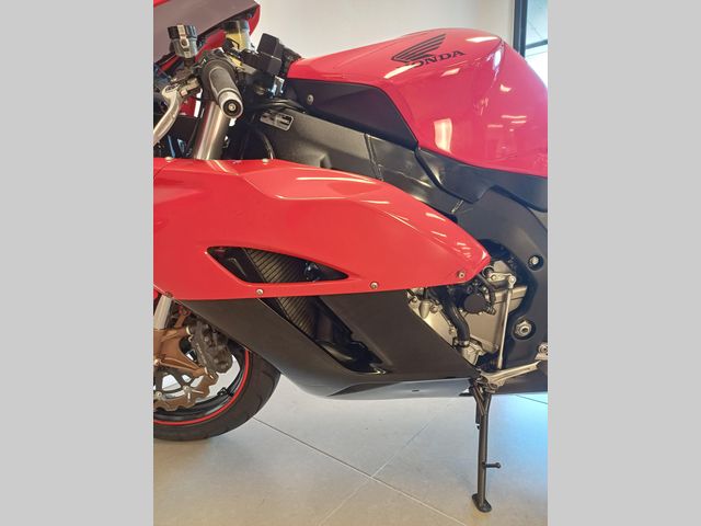 honda - cbr-1000-rr-fireblade