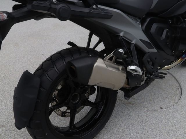 bmw - r-1300-gs