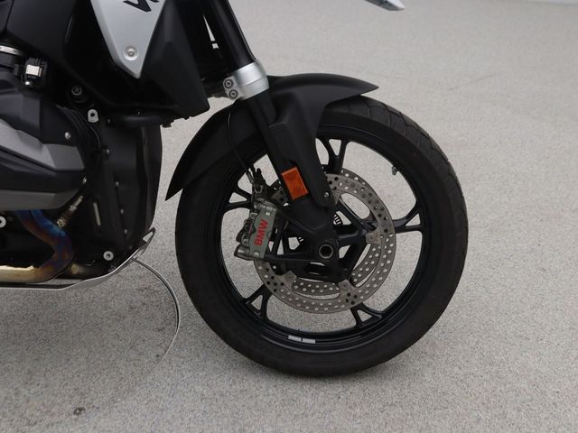 bmw - r-1300-gs