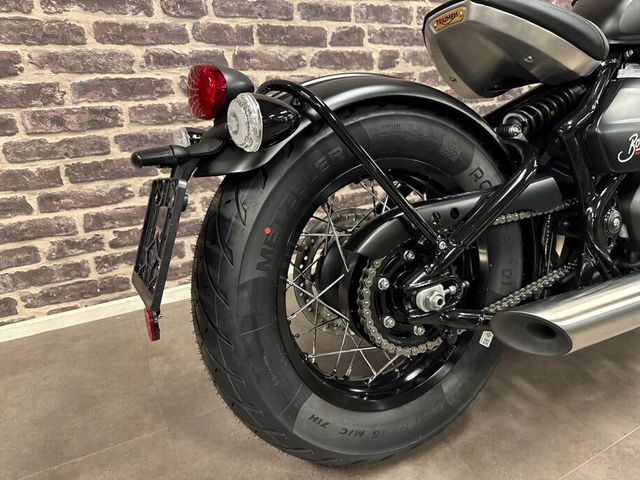 triumph - bonneville-bobber