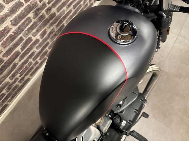 triumph - bonneville-bobber