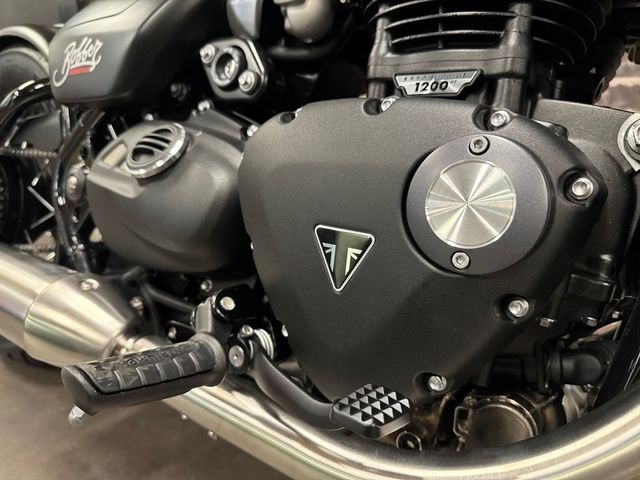 triumph - bonneville-bobber