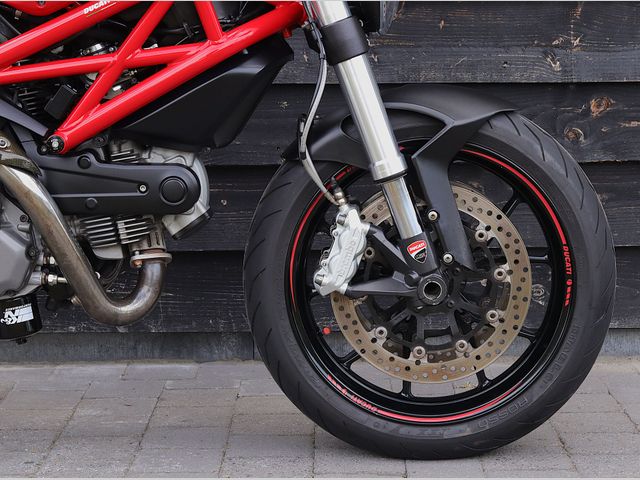 ducati - 796-monster