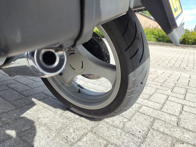 bmw - r-1100-rt