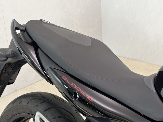 suzuki - sfv-650-gladius