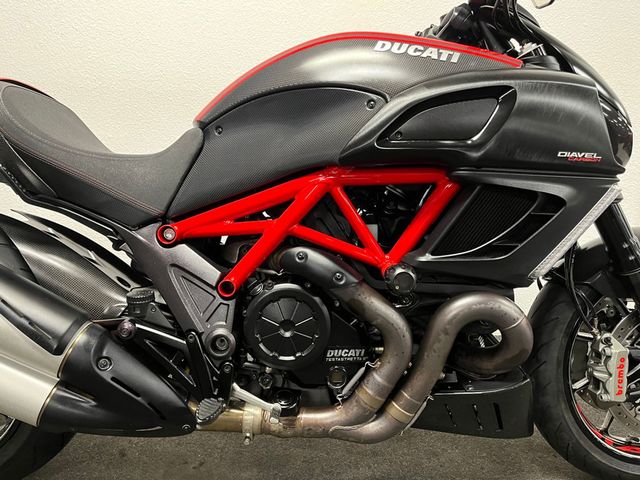 ducati - diavel-carbon