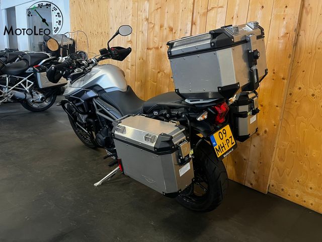 triumph - tiger-800-xrx