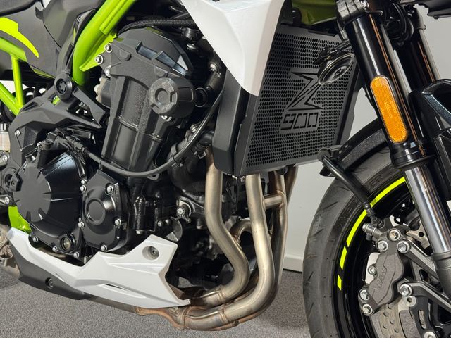 kawasaki - z900