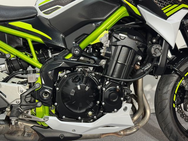 kawasaki - z900