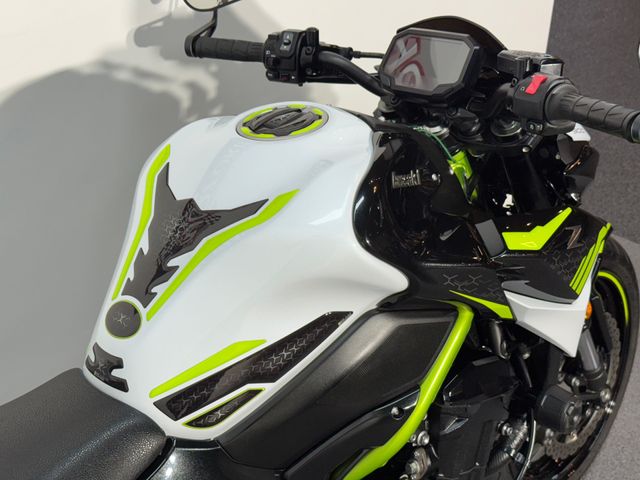 kawasaki - z900